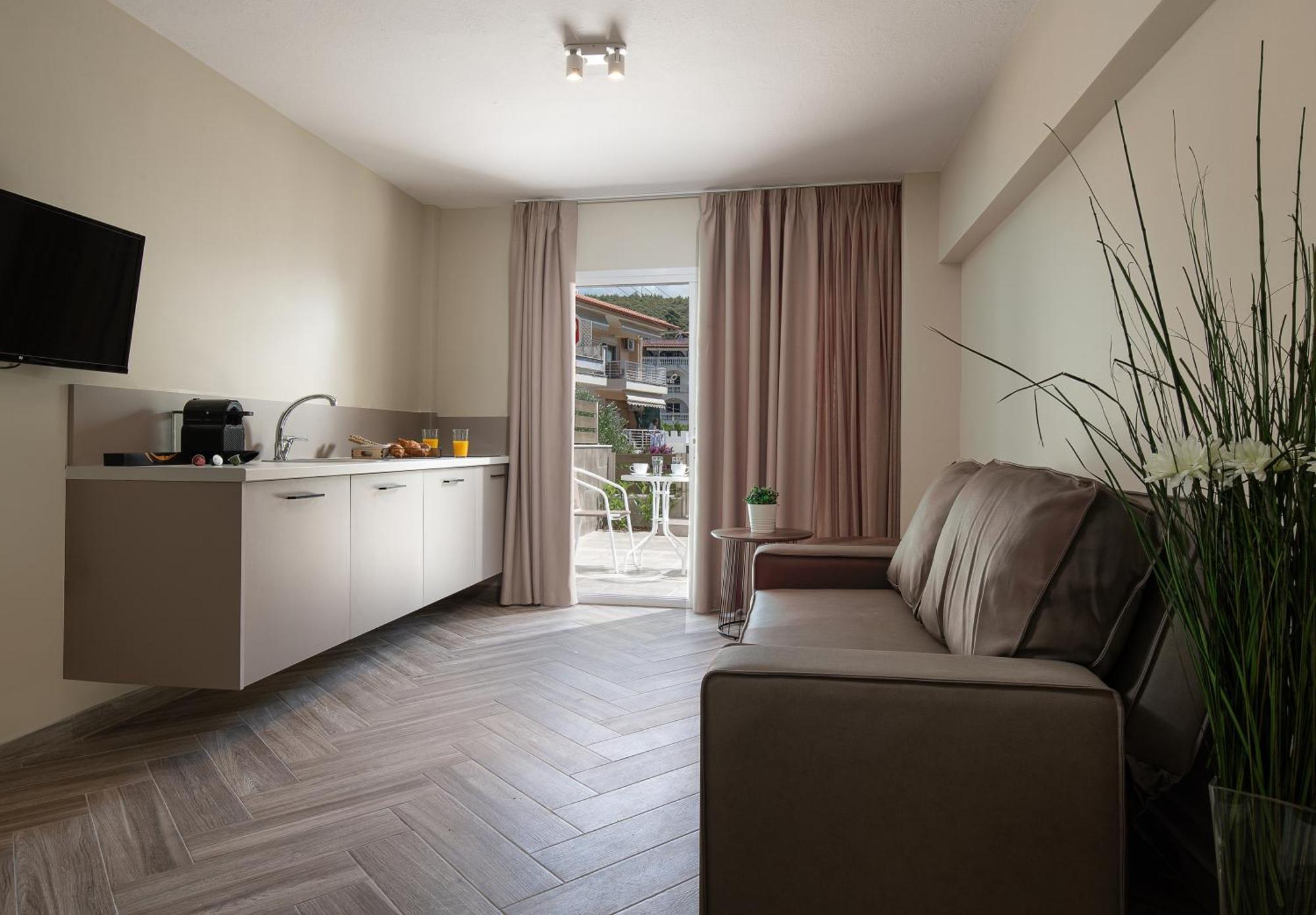 Olenia Luxury Apartments 4 ネオス・マルマラス エクステリア 写真